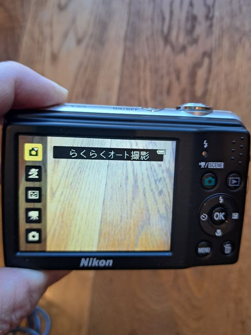 【美品】Nikon COOLPIX L23 単三電池駆動 デジカメ シルバー