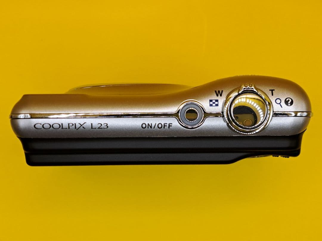 【美品】Nikon COOLPIX L23 単三電池駆動 デジカメ シルバー