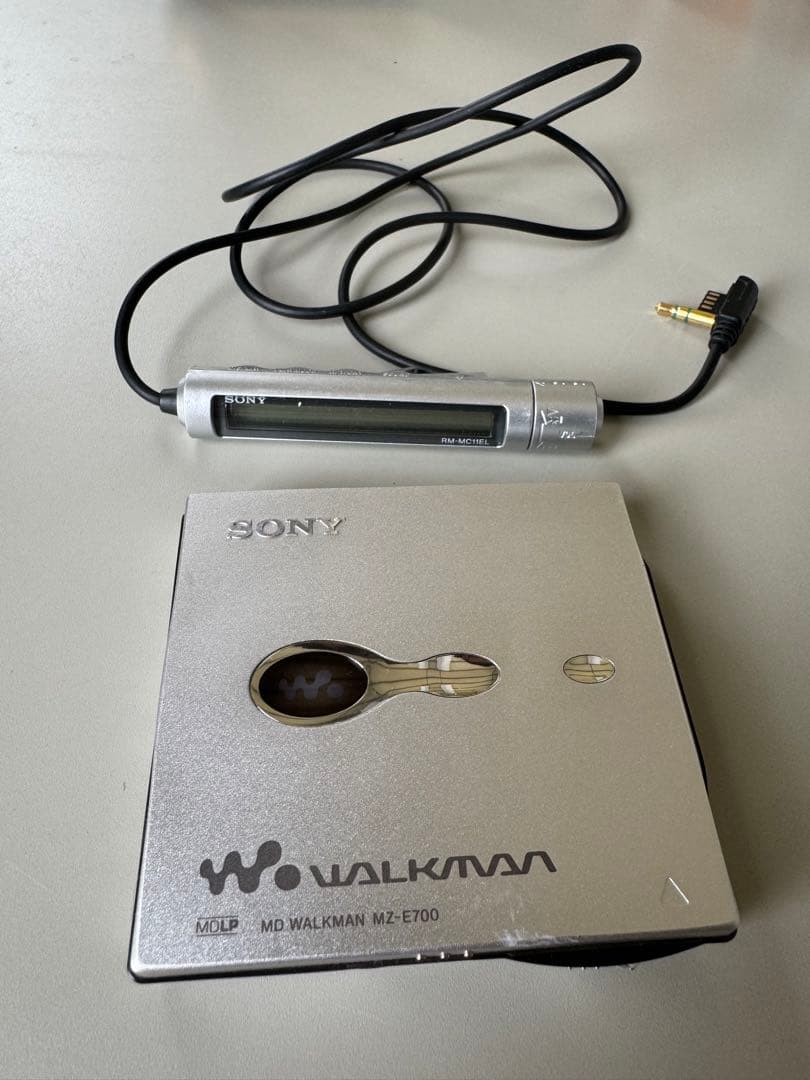 SONYウォークマンポータブルMDプレーヤー MD シルバー MZ-E700