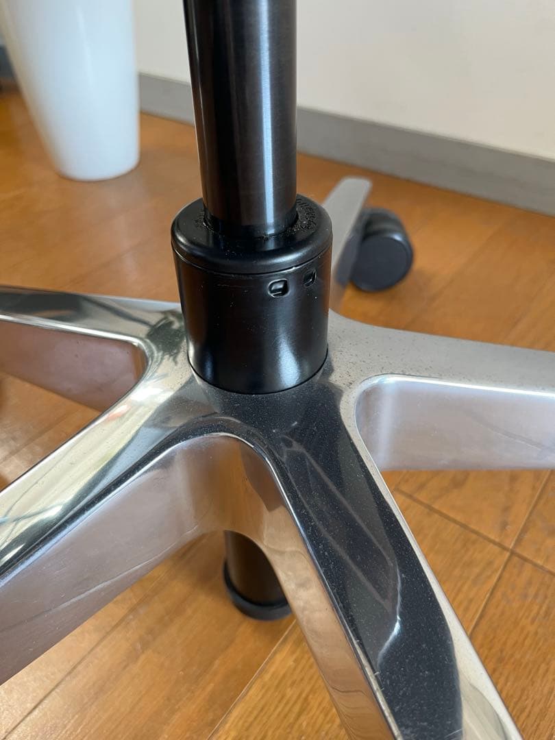 スチールケース　Think シンクチェア　背3Dニット　可動肘　メッシュチェア