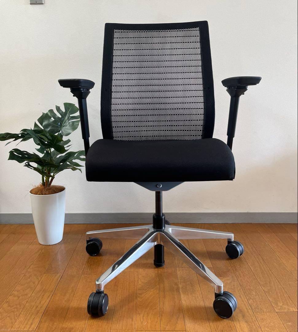 スチールケース　Think シンクチェア　背3Dニット　可動肘　メッシュチェア