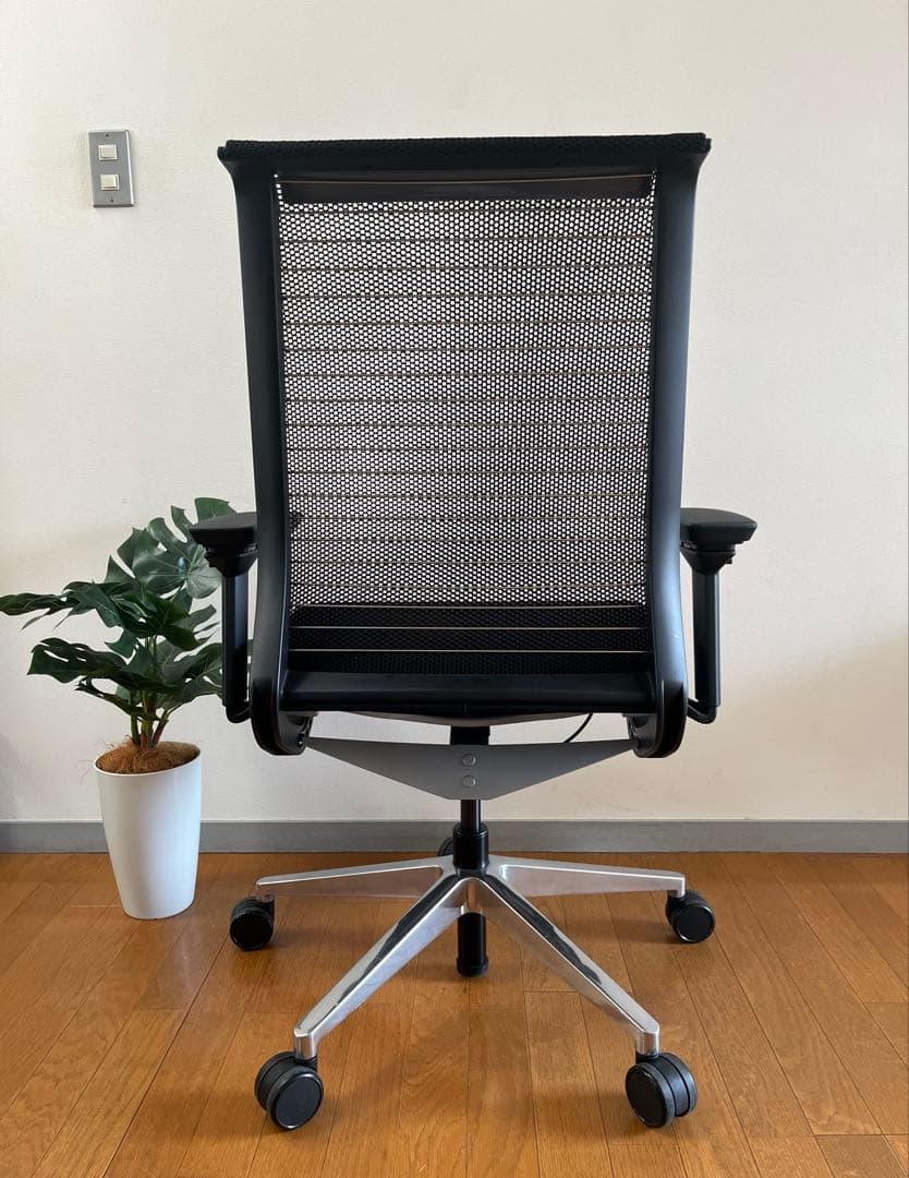 スチールケース　Think シンクチェア　背3Dニット　可動肘　メッシュチェア