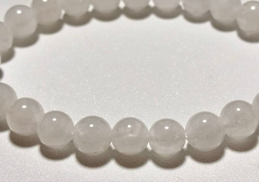 究極品質　超希少幻の逸品　ヒマラヤ最奥地の神宿る聖石　マニハールスノークリスタル