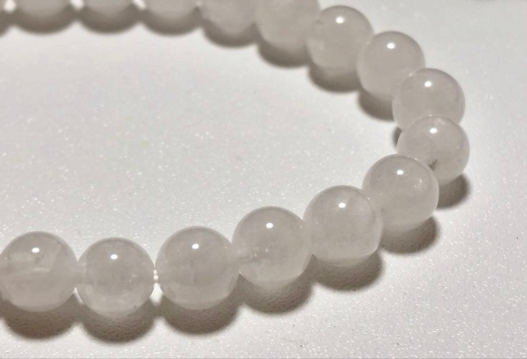 究極品質　超希少幻の逸品　ヒマラヤ最奥地の神宿る聖石　マニハールスノークリスタル