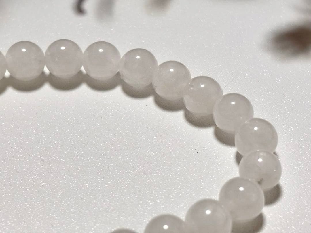 究極品質　超希少幻の逸品　ヒマラヤ最奥地の神宿る聖石　マニハールスノークリスタル