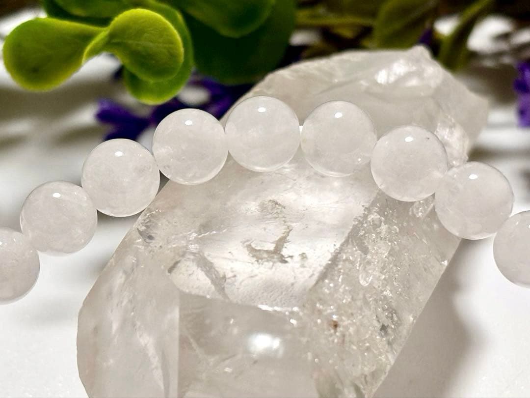 究極品質　超希少幻の逸品　ヒマラヤ最奥地の神宿る聖石　マニハールスノークリスタル