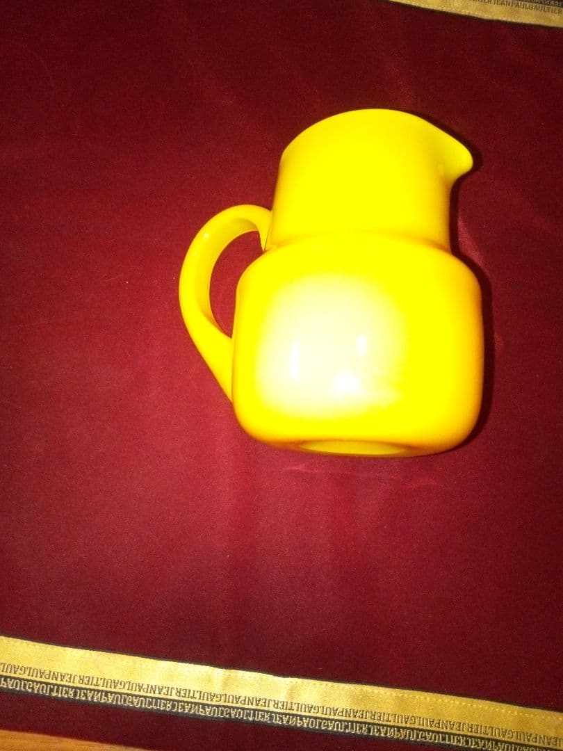 ミルク　ピッチャー　マスタードイエロー