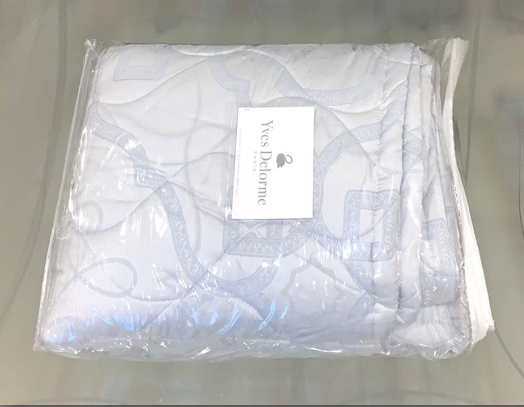 正規品 イヴドローム　高級 ベッドカバー ダブル　　　定価154000円　新品