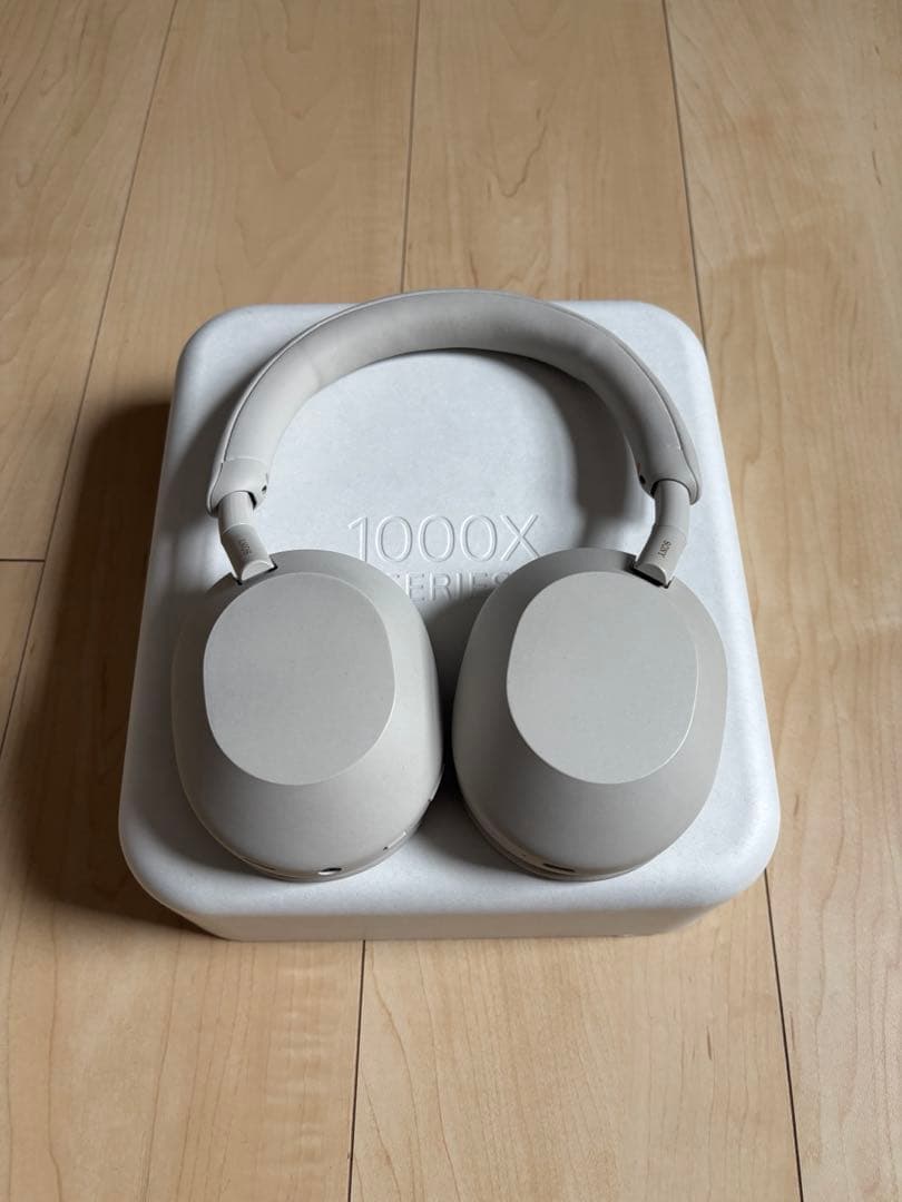 SONY WH-1000XM5 ホワイト　白