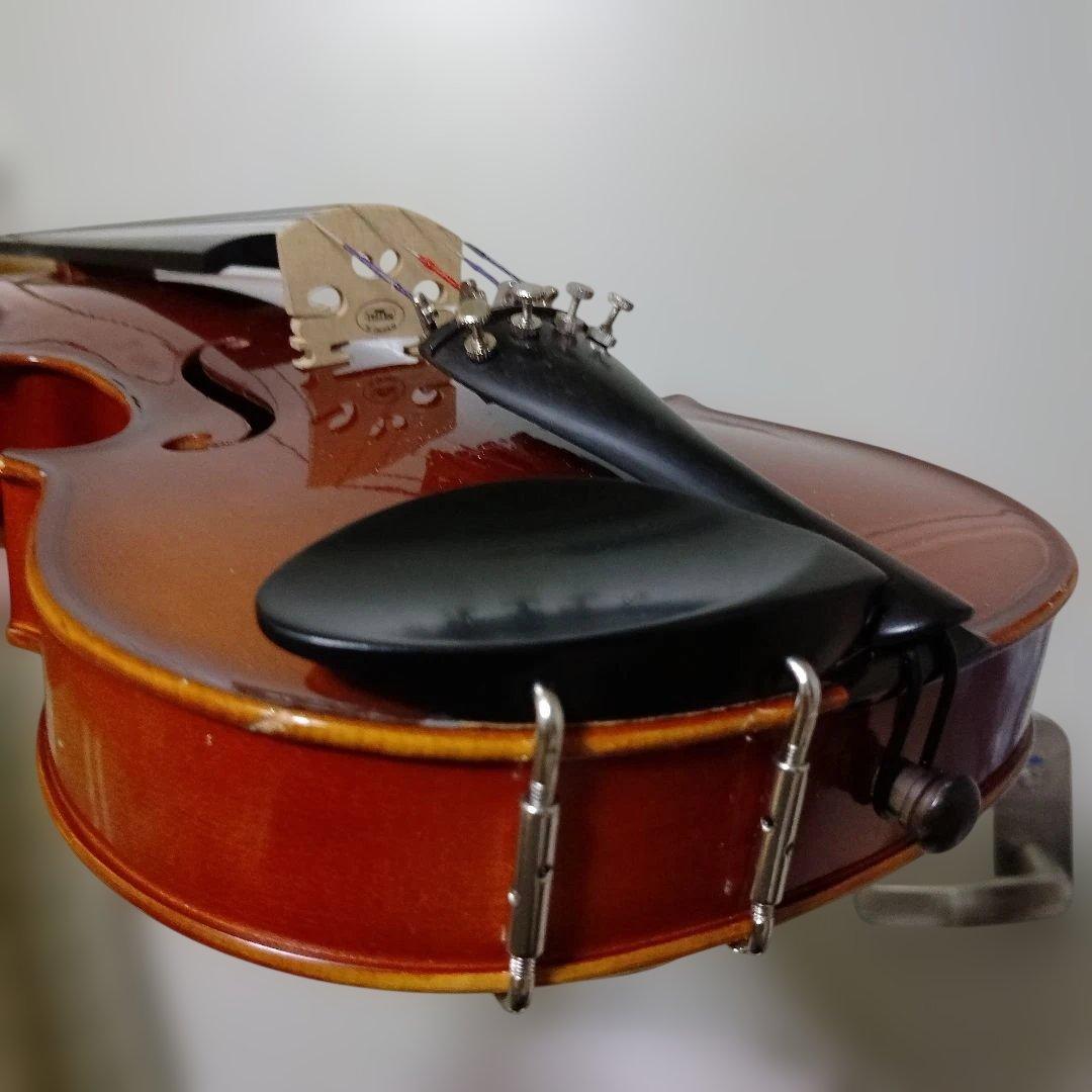 ♥スズキバイオリン♥サイズ4/4♥品番230♥美品♥弓、ケ―ス、松脂、調弦笛付き