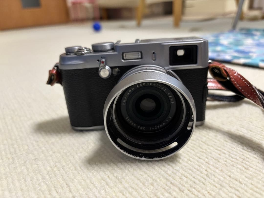 【値下げ相談可・良品・革ケース付】FUJIFILM X100Sデジタルカメラ