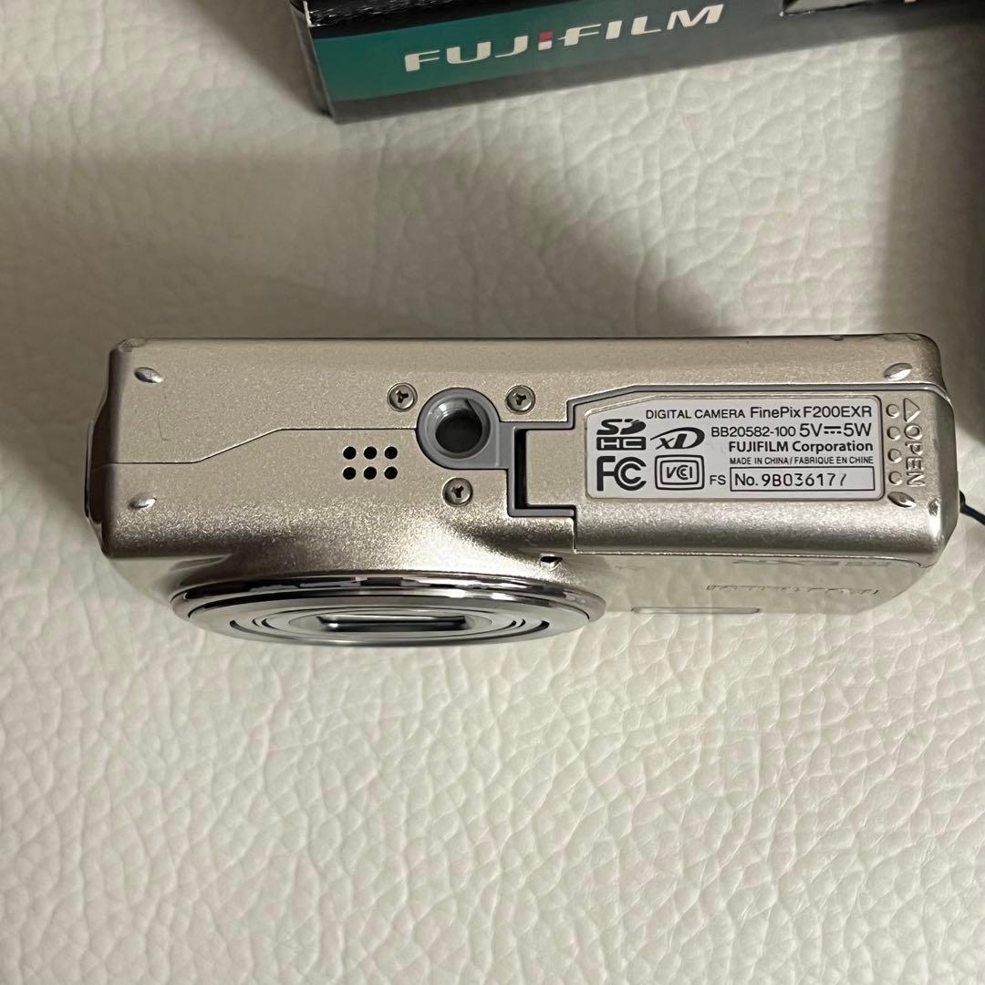 FUJIFILM FinePix F200EXR コンパクトデジタルカメラ
