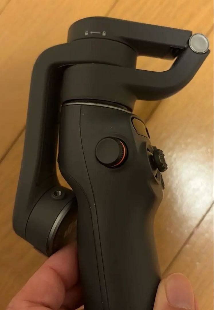 DJI OSMO MOBILE 6 スマートフォンスタビライザー　スマホジンバル
