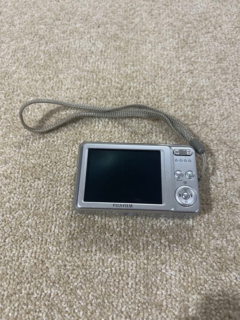 い*し様 Fujifilm デジタルカメラ シルバー