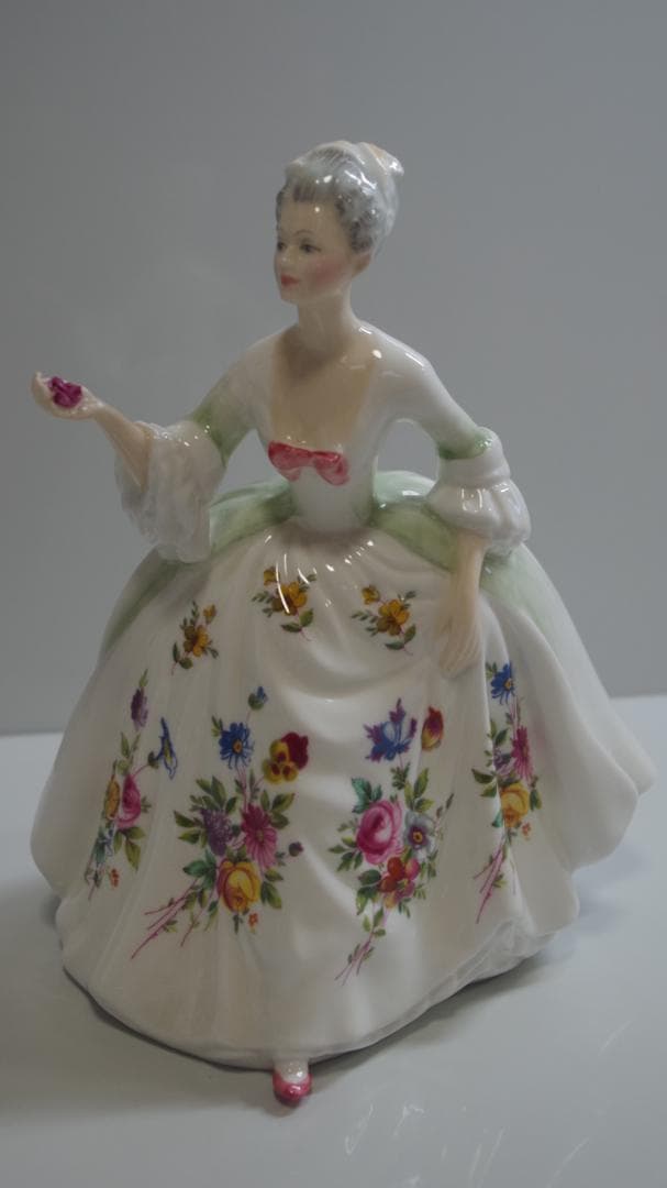 A3943   陶器人形 DIANA 高さ:約20cm