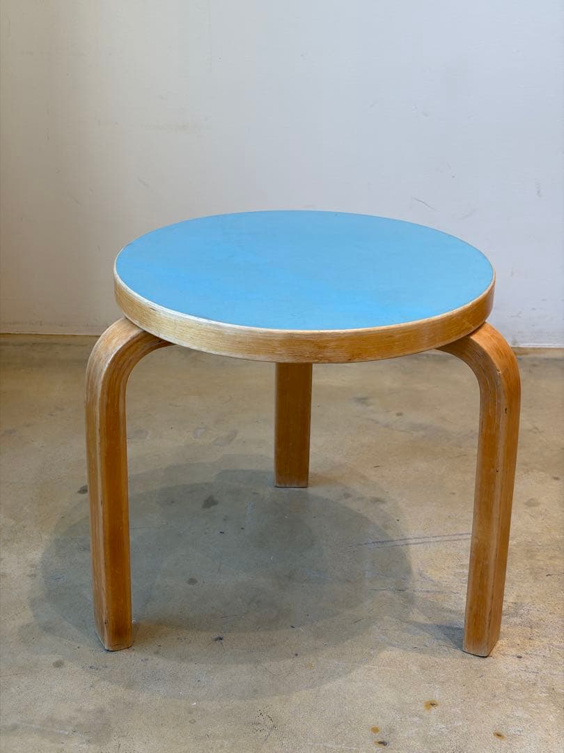 れれれArtek スツール60 ローバージョン ブルーリノリウム