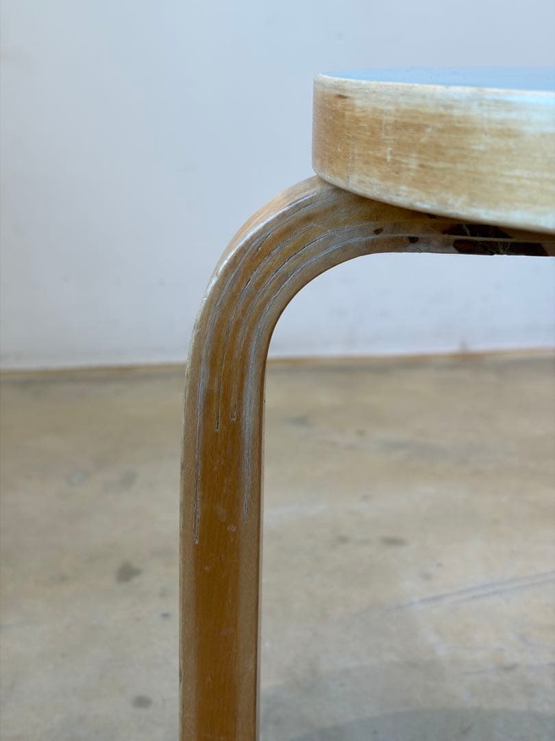 れれれArtek スツール60 ローバージョン ブルーリノリウム