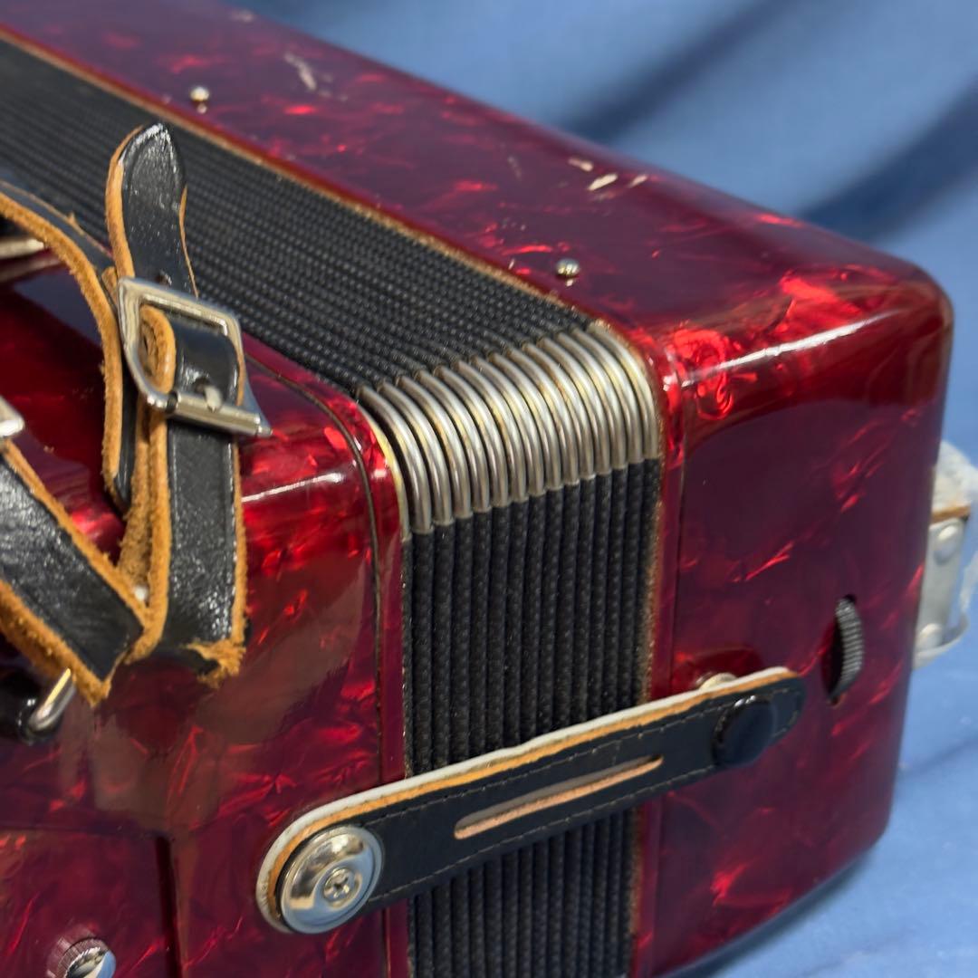 YAMAHA アコーディオン 赤 32鍵 ストラップ、ソフトケース付き