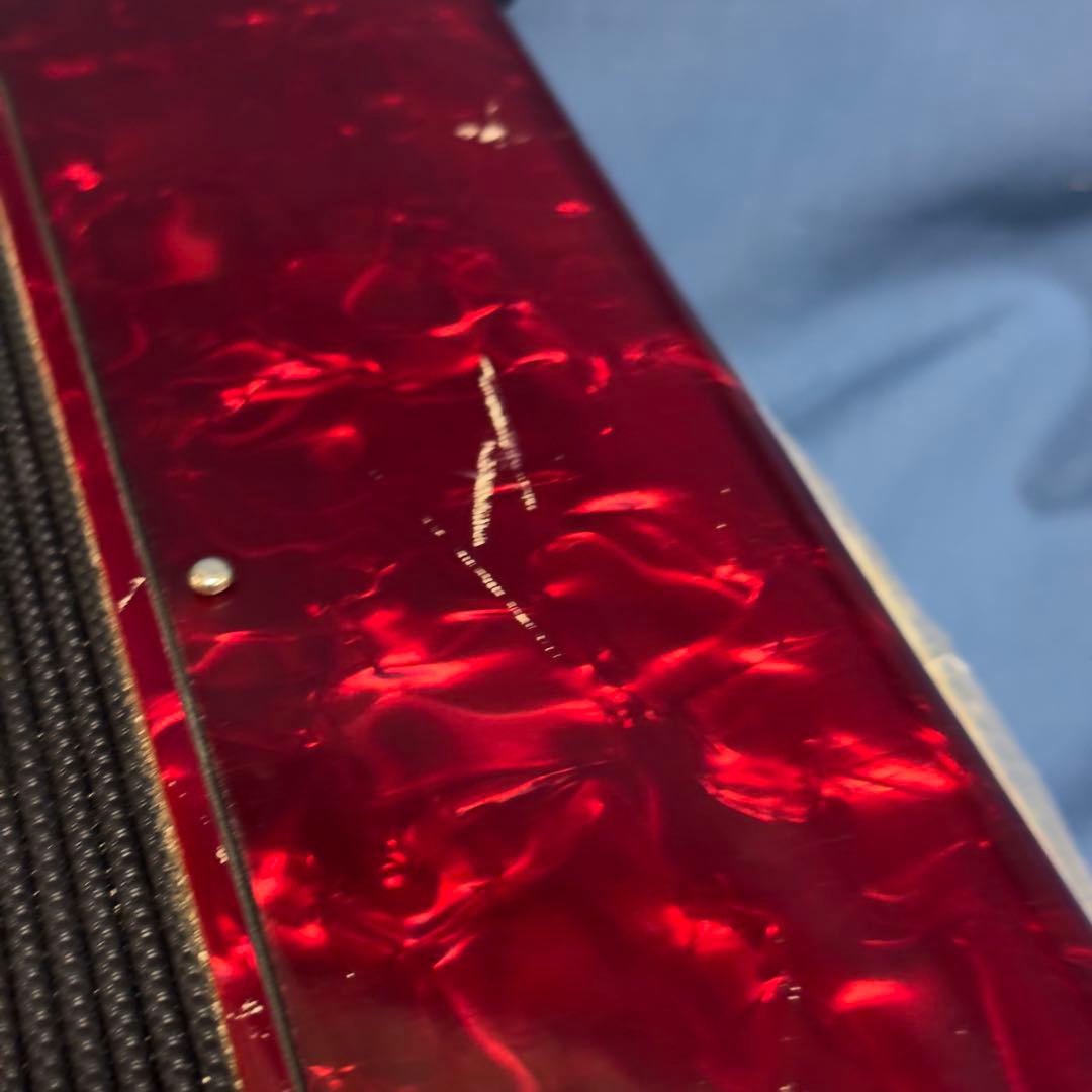 YAMAHA アコーディオン 赤 32鍵 ストラップ、ソフトケース付き