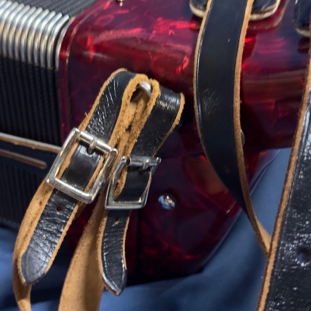 YAMAHA アコーディオン 赤 32鍵 ストラップ、ソフトケース付き