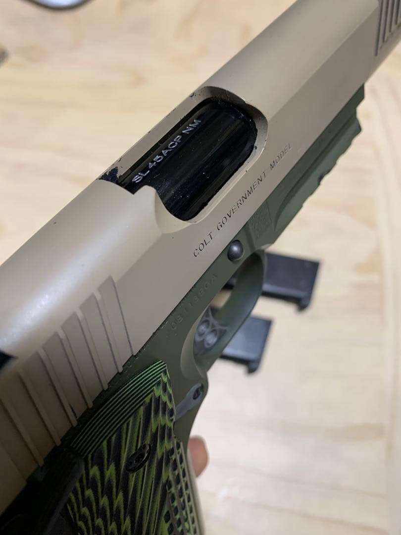 東京マルイ　M45A1　TANカラー　ガスブローバック　外装カスタムマガジン2個