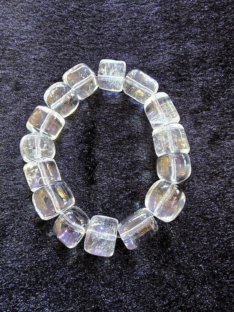 山梨県乙女鉱山産　かっこみ水晶ブレスレット