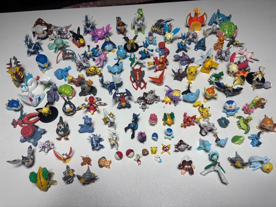 ピカチュウとリザードン フィギュアセット