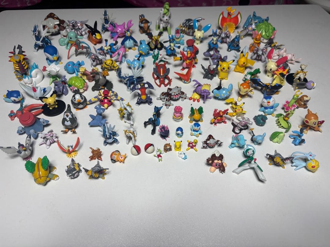 ピカチュウとリザードン フィギュアセット