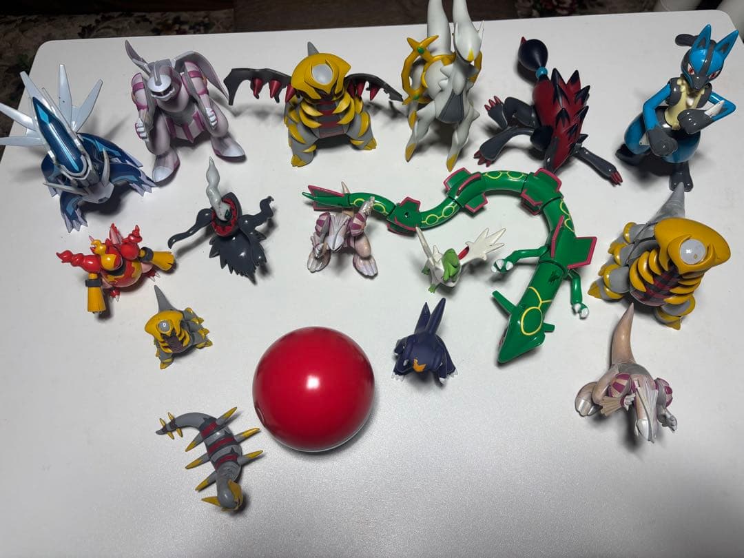 ピカチュウとリザードン フィギュアセット