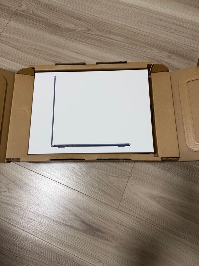 【極美品】MacBookAir M3 メモリ16GB 256GB ミッドナイト