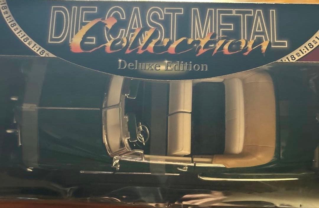 ミニカー Cadillac 1949 Coupe de Ville 1:18