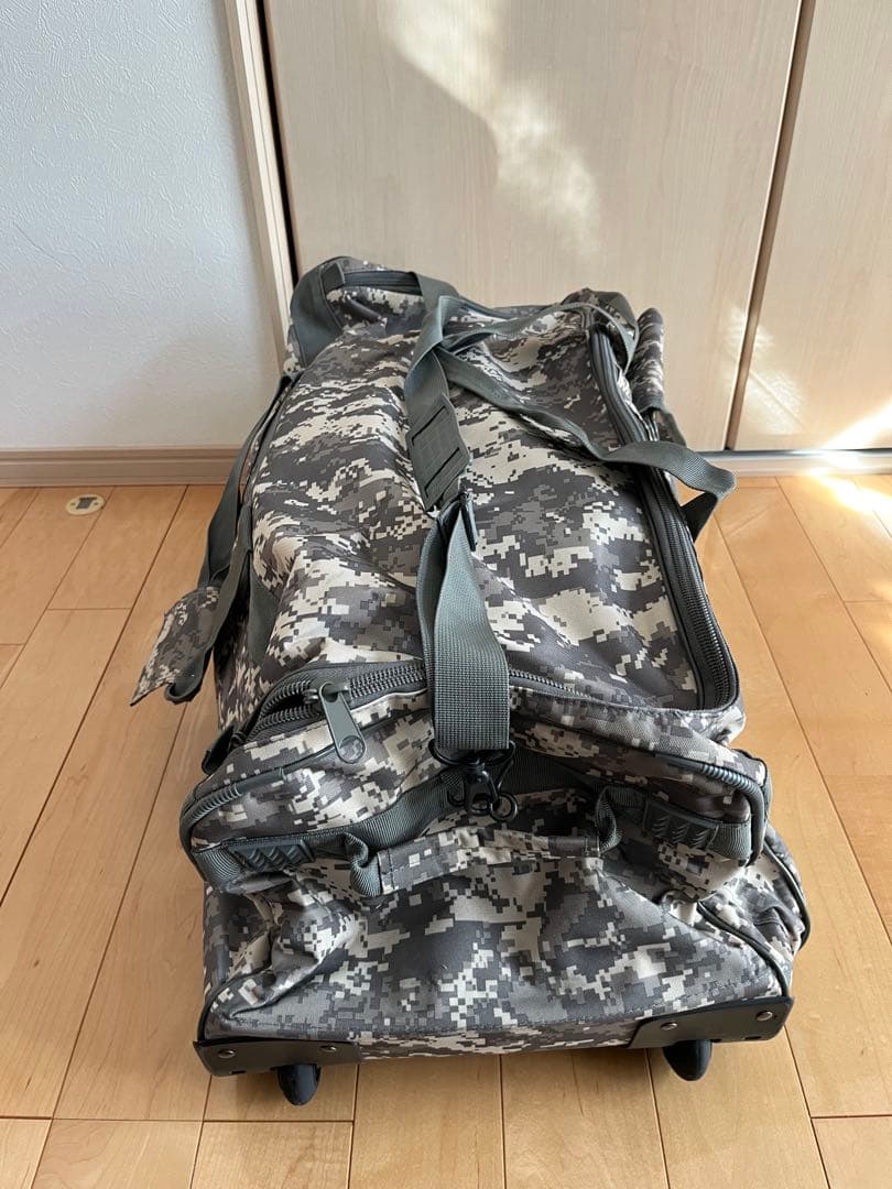 【まはひほ】迷彩柄 ダッフルバッグ 大容量 キャスター付き