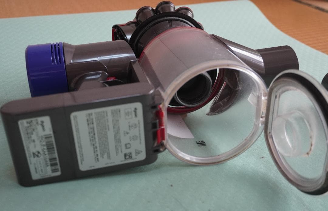 Dyson ハンディ掃除機 v8 グレー/ブルー/ピンク