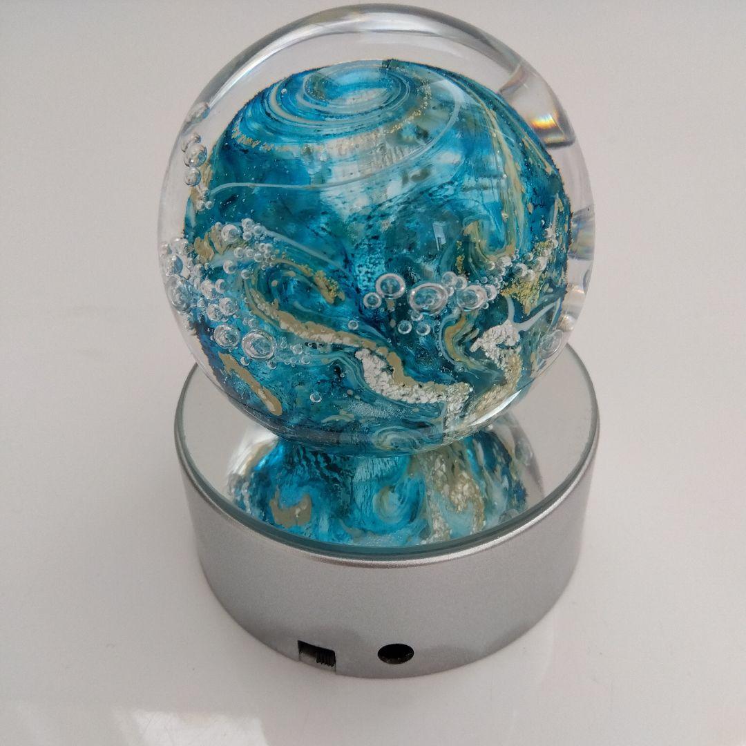 ペーパーウエイト　ガラスオブジェ　照明台付き