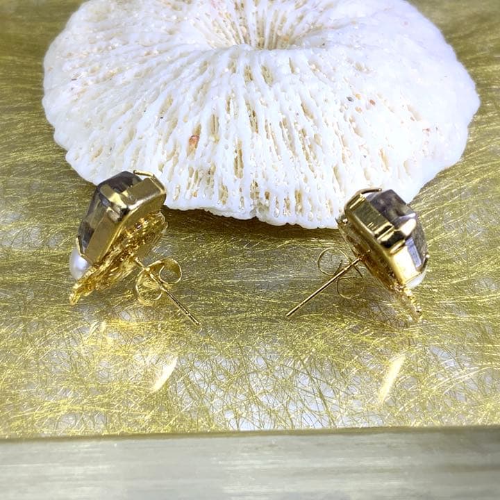 希少☆ギベオン 隕石入り ピアス 淡墨桜色 パール おしゃれ ビジュー オパール