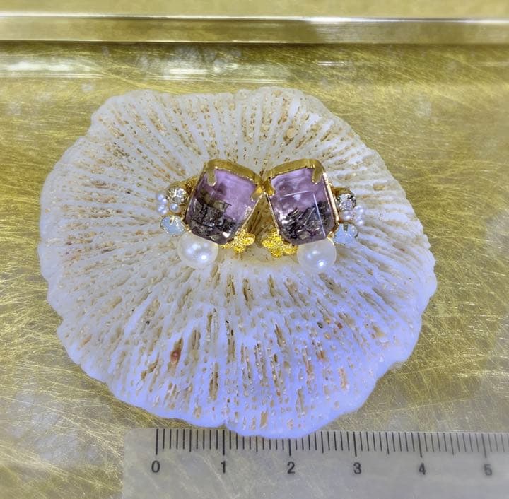 希少☆ギベオン 隕石入り ピアス 淡墨桜色 パール おしゃれ ビジュー オパール