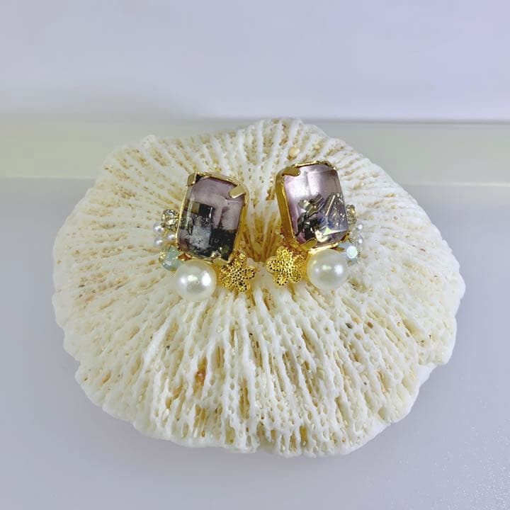 希少☆ギベオン 隕石入り ピアス 淡墨桜色 パール おしゃれ ビジュー オパール