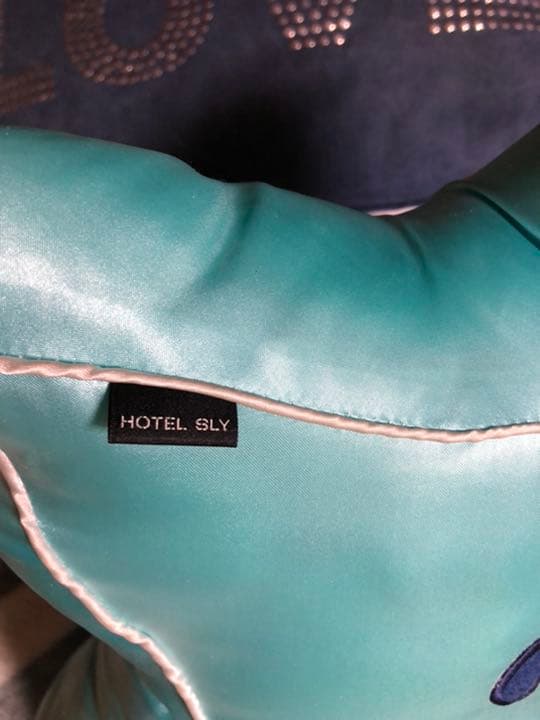 レア HOTEL SLY(ホテルスライ)YES NO星形クッション