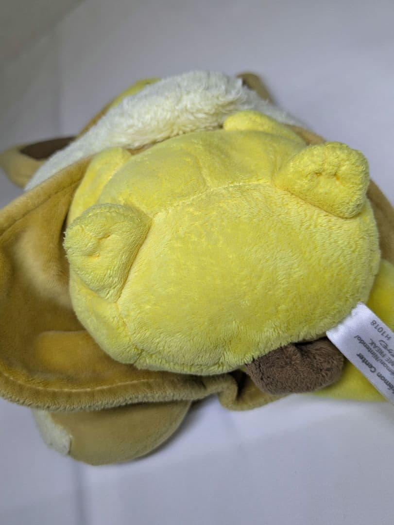 ピカチュウぬいぐるみ　イーブイポンチョ仕様