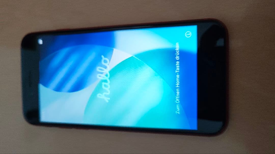 【美品】Apple iPhone SE (第２世代) レッド