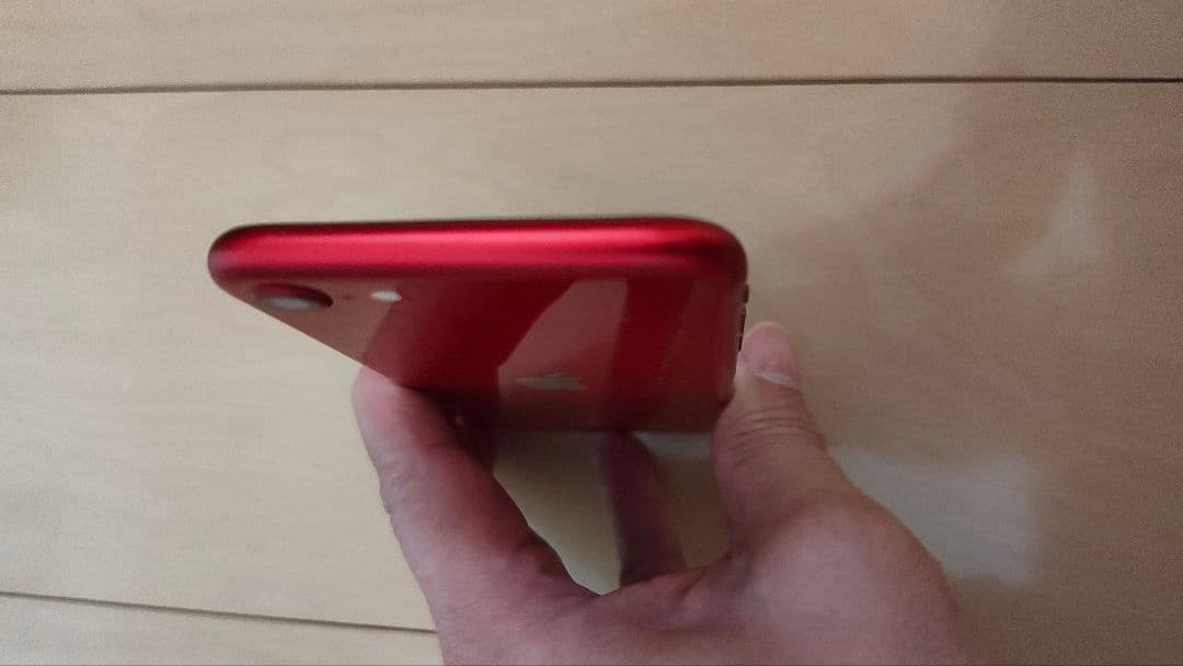 【美品】Apple iPhone SE (第２世代) レッド