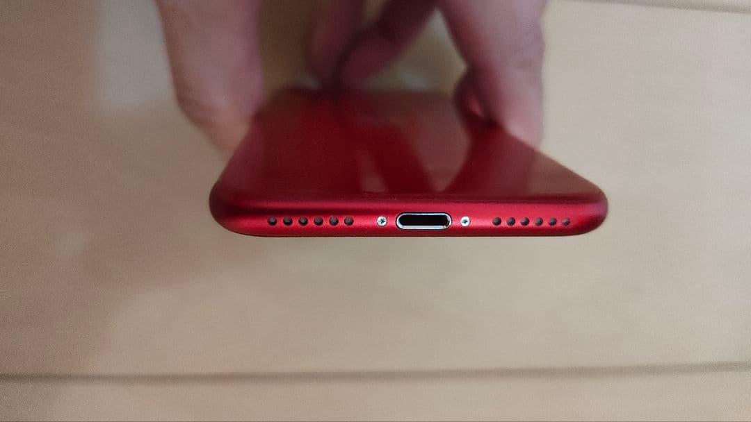 【美品】Apple iPhone SE (第２世代) レッド