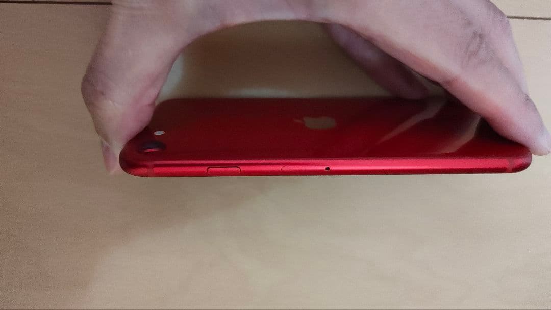 【美品】Apple iPhone SE (第２世代) レッド
