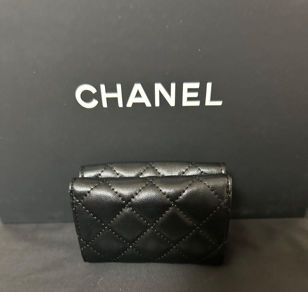CHANEL ラムスキンレザー 折り財布ブラック