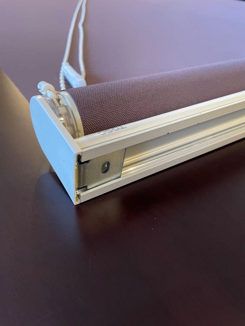 ★TOSO 器具・説明書付き/幅約130cm窓用ロールスクリーン1個