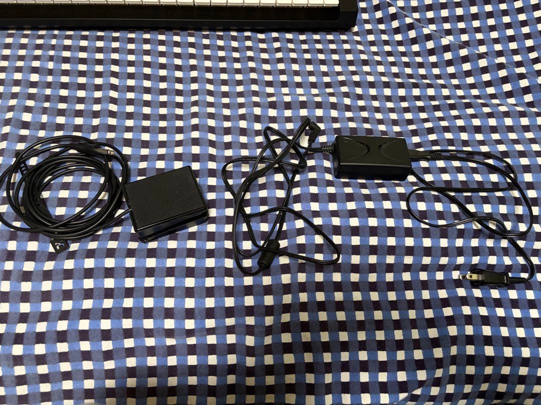 【美品】Roland JUNO-DS 61鍵 シンセサイザー スタンド・ペダル付