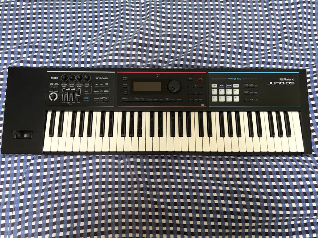 【美品】Roland JUNO-DS 61鍵 シンセサイザー スタンド・ペダル付