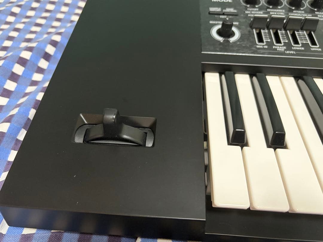【美品】Roland JUNO-DS 61鍵 シンセサイザー スタンド・ペダル付