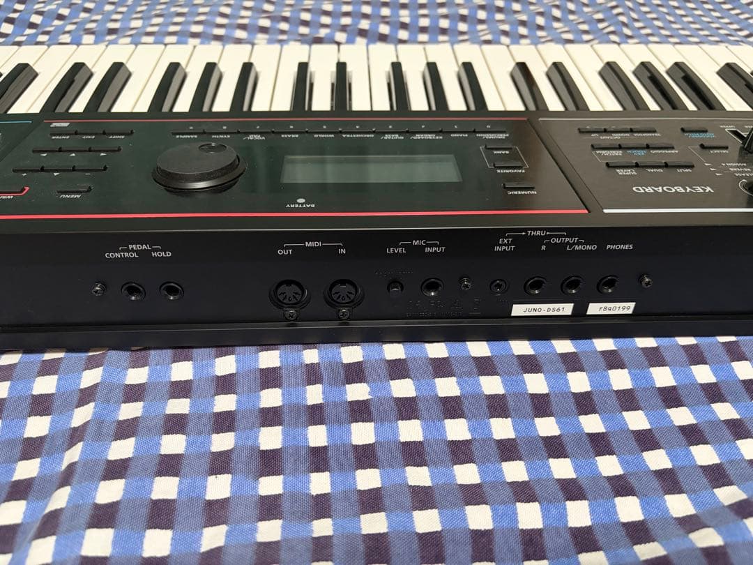 【美品】Roland JUNO-DS 61鍵 シンセサイザー スタンド・ペダル付