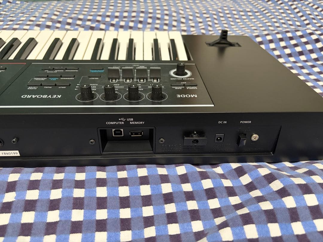 【美品】Roland JUNO-DS 61鍵 シンセサイザー スタンド・ペダル付